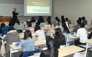 関西外大で留学生のための就職ガイダンス